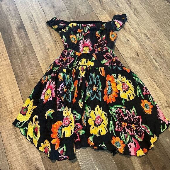 UO Aubrey Off-The-Shoulder
Mini Dress size XS - Picture 1 of 10